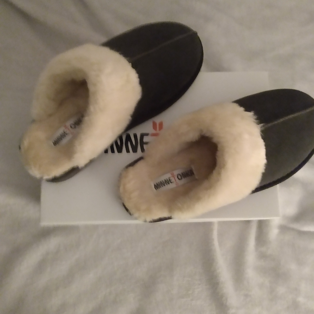 MINNETONKA CHESNEY SLIPPERS